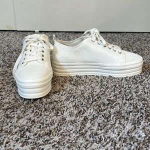 NWT Gianni Bini White Platform Sneakers